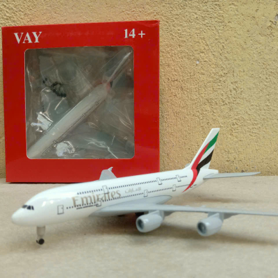​Mô hình máy Bay Hãng hàng không Emirates A-380 tỷ lệ 1:350