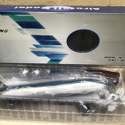 Mô hình máy bay lắp ghép BOEING 787 VietNam Airline  tỷ lệ 1:130