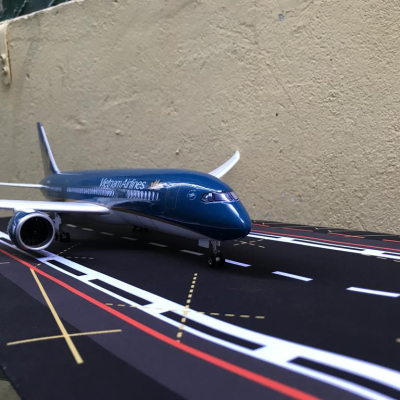 Mô hình máy bay lắp ghép BOEING 787 VietNam Airline  tỷ lệ 1:130
