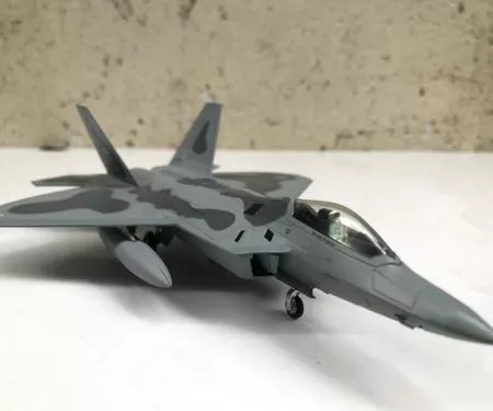 ​Mô hình Máy bay Lockheed Martin F22 Raptor  tỷ lệ 1:100