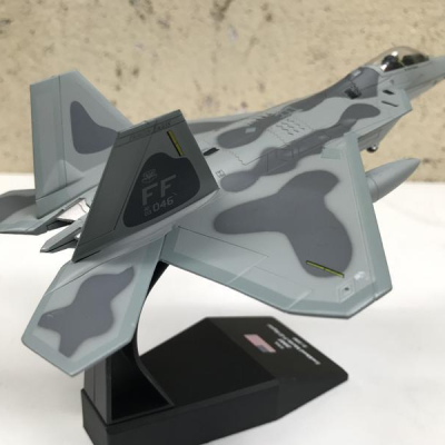 Mô hình Máy bay Lockheed Martin F22 Raptor  tỷ lệ 1:100
