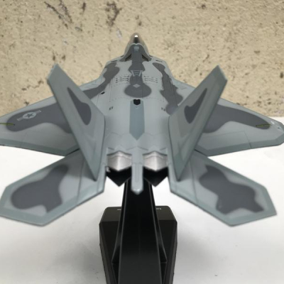 Mô hình Máy bay Lockheed Martin F22 Raptor  tỷ lệ 1:100