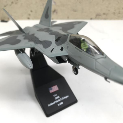 Mô hình Máy bay Lockheed Martin F22 Raptor  tỷ lệ 1:100