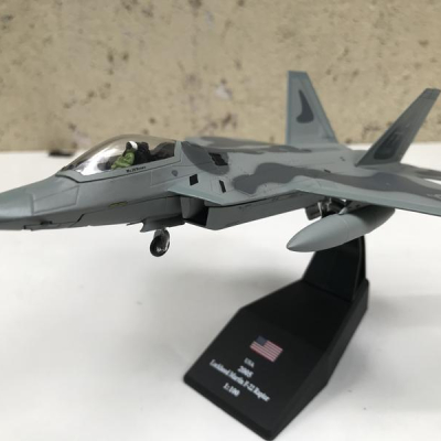 Mô hình Máy bay Lockheed Martin F22 Raptor  tỷ lệ 1:100