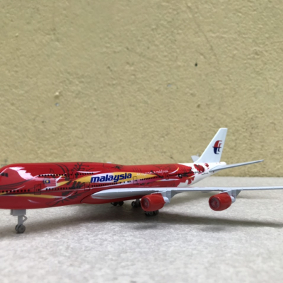 Mô hình máy bay Malaysia Airline tỷ lệ  1:350