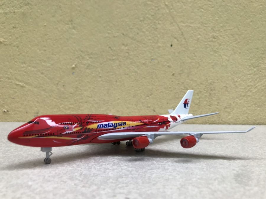 ​Mô hình máy bay Malaysia Airline tỷ lệ  1:350