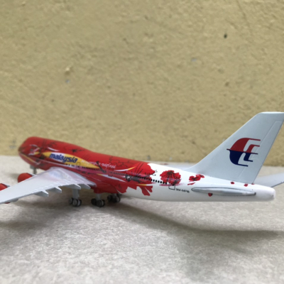 Mô hình máy bay Malaysia Airline tỷ lệ  1:350