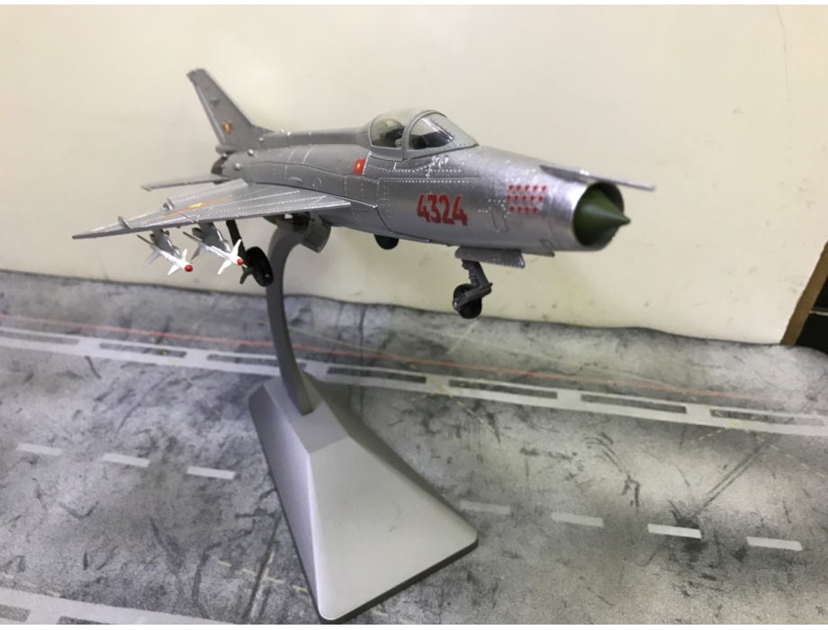 Mô hình máy bay MIG-21 số hiệu 4324 Bảo bối của Việt Nam tỷ lệ 1:48 Mô hình máy bay MIG-21 số hiệu 4324 Bảo bối của Việt Nam tỷ lệ 1:48