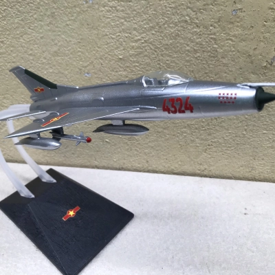 ​Mô Hình Máy Bay MIG-21 Số Hiệu 4324 tỷ lệ 1:48
