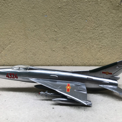 ​Mô Hình Máy Bay MIG-21 Số Hiệu 4324 tỷ lệ 1:48