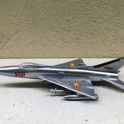 ​Mô Hình Máy Bay MIG-21 Số Hiệu 5121 tỷ lệ 1:48