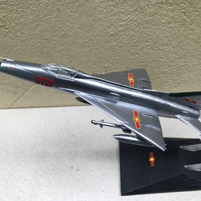 ​Mô Hình Máy Bay MIG-21 Số Hiệu 5121 tỷ lệ 1:48