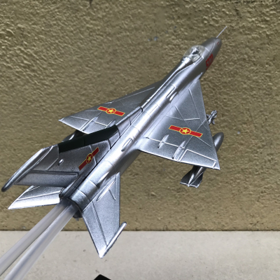 ​Mô Hình Máy Bay MIG-21 Số Hiệu 5121 tỷ lệ 1:48