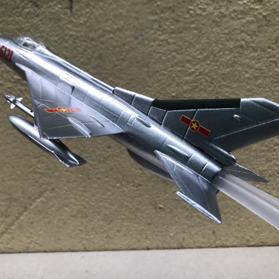 ​Mô Hình Máy Bay MIG-21 Số Hiệu 5121 tỷ lệ 1:48