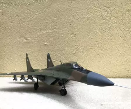 ​Mô hình máy bay MIG-29 Fighter tỷ lệ 1:48