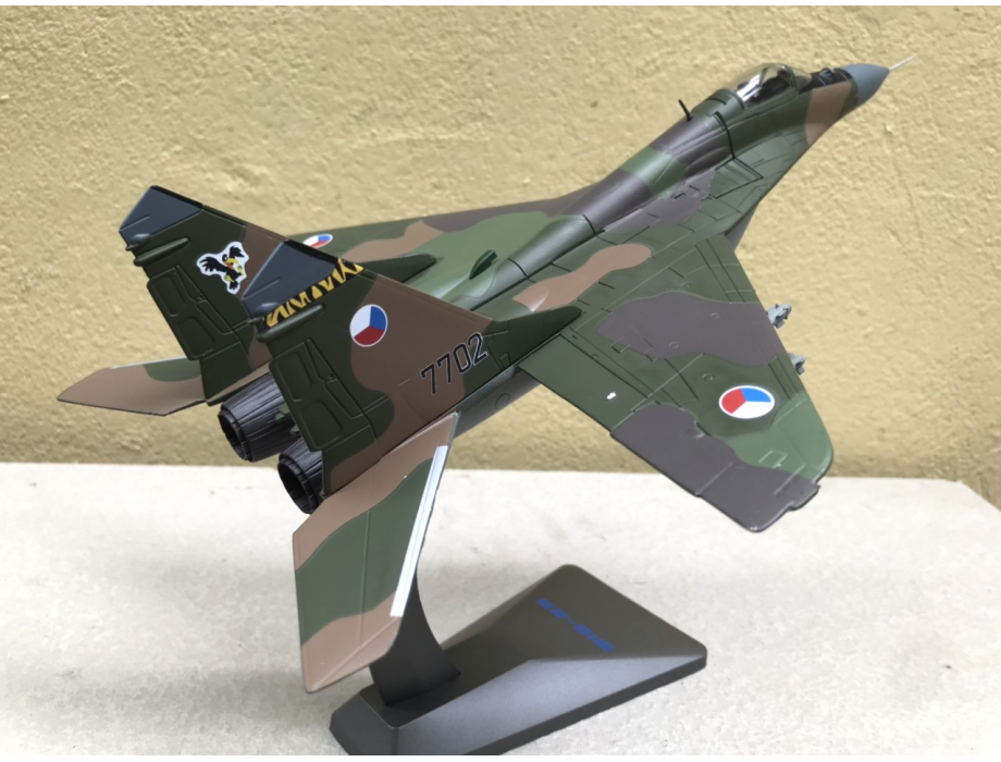 Mô hình máy bay MIG-29 Fighter tỷ lệ 1:48 Mô hình máy bay MIG-29 Fighter tỷ lệ 1:48