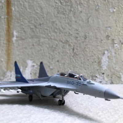Mô hình Máy bay MIG 35 tỷ lệ 1:100