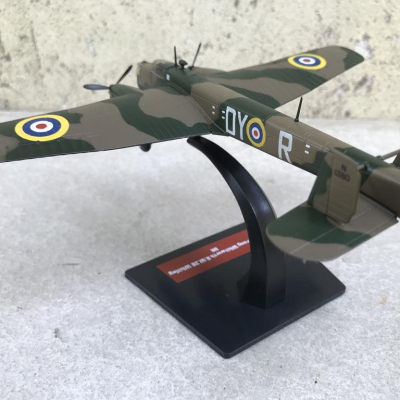 Mô hình Máy bay ném Bom Armstrong Whitworth A.W.38 Whitley UK tỷ lệ 1:144
