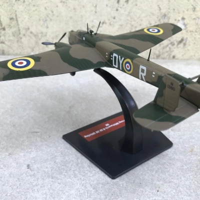 Mô hình Máy bay ném Bom Armstrong Whitworth A.W.38 Whitley UK tỷ lệ 1:144