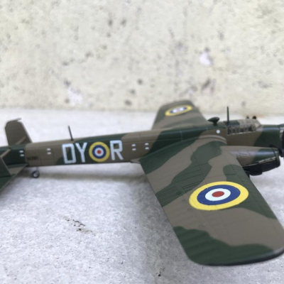 Mô hình Máy bay ném Bom Armstrong Whitworth A.W.38 Whitley UK tỷ lệ 1:144