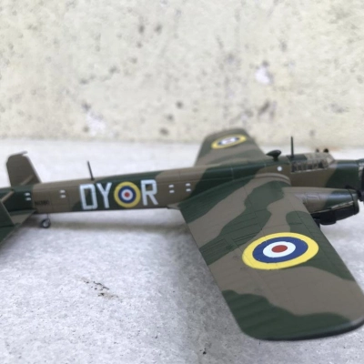 Mô hình Máy bay ném Bom Armstrong Whitworth A.W.38 Whitley UK tỷ lệ 1:144