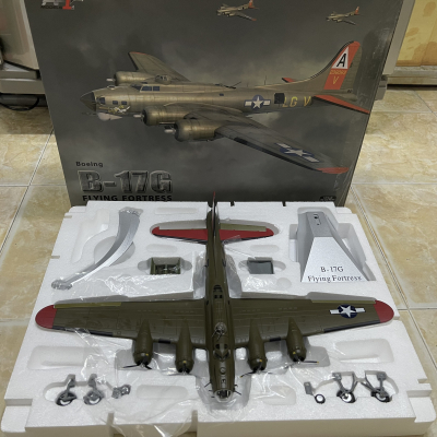 ​Mô hình Máy bay ném Bom B-17G tỷ lệ 1:72