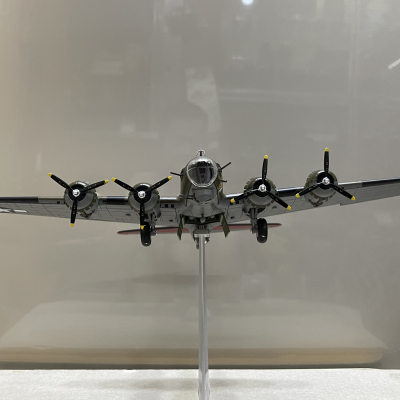 ​Mô hình Máy bay ném Bom B-17G tỷ lệ 1:72