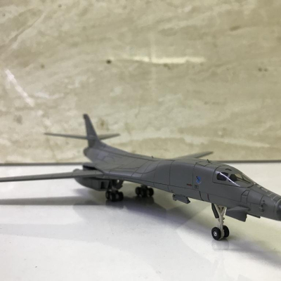 Mô hình Máy bay Ném Bom B1 lancer  tỷ lệ 1:200