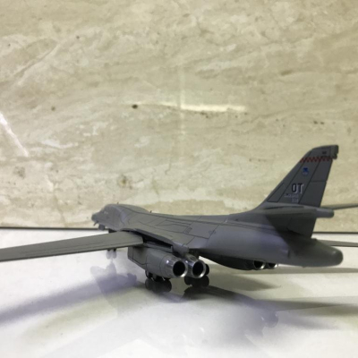 Mô hình Máy bay Ném Bom B1 lancer  tỷ lệ 1:200