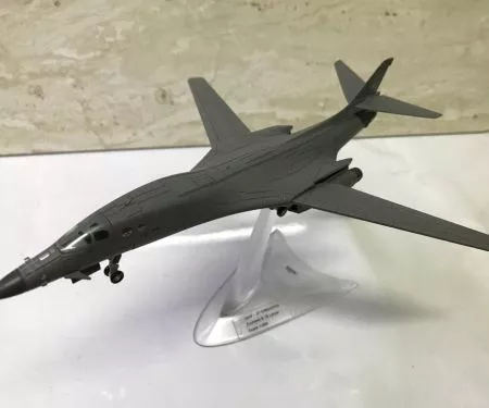 ​Mô hình Máy bay Ném Bom B1 lancer  tỷ lệ 1:200