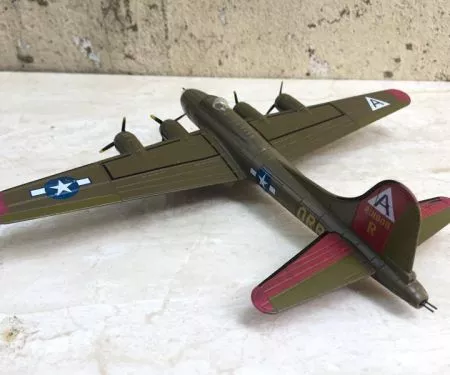 Mô hình Máy bay ném bom B-17D 1:144