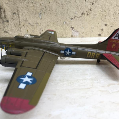 Mô hình Máy bay ném bom B-17D 1:144
