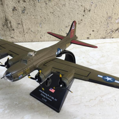 Mô hình Máy bay ném bom B-17D 1:144