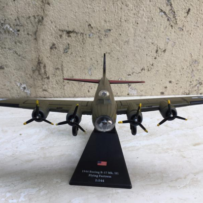 Mô hình Máy bay ném bom B-17D 1:144