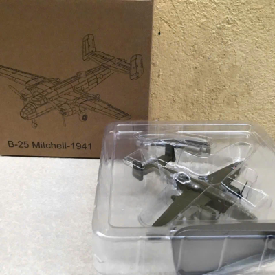 Mô hình Máy bay Ném Bom North American B-25 Mitchell tỷ lệ 1:200
