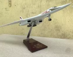 ​Mô hình Máy bay ném bom siêu thanh TU-160 tỷ lệ 1:144