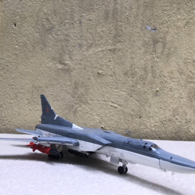 Mô hình Máy bay ném Bom TU-22M3 tỷ lệ 1:144