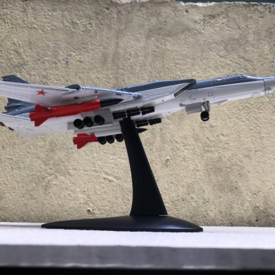 Mô hình Máy bay ném Bom TU-22M3 tỷ lệ 1:144