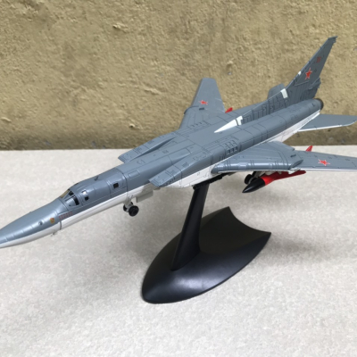 Mô hình Máy bay ném Bom TU-22M3 tỷ lệ 1:144