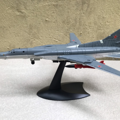 Mô hình Máy bay ném Bom TU-22M3 tỷ lệ 1:144