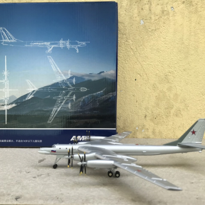 Mô hình máy bay ném bom TU-95 tỳ lệ 1:200