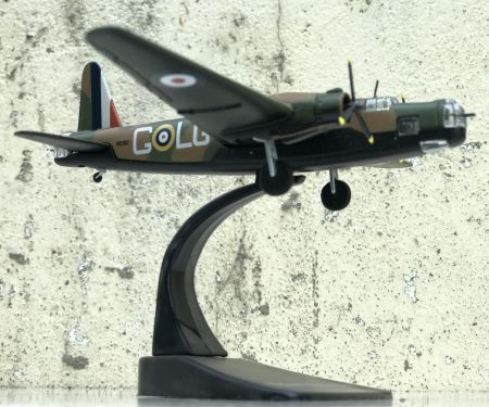 ​Mô hình Máy bay ném Bom Vickers Wellington tỷ lệ 1:144