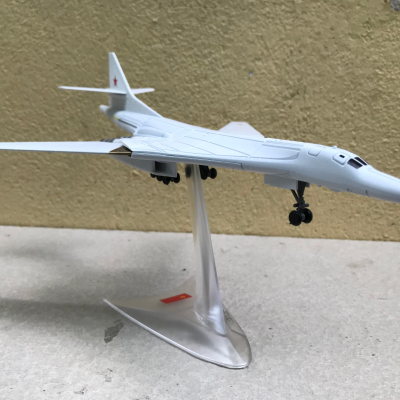 Mô hình Máy bay Ném BomTU-160 tỷ lệ 1:200