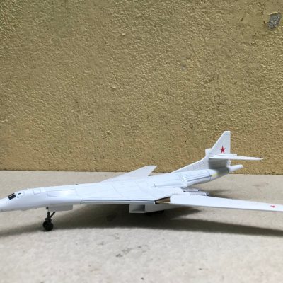 Mô hình Máy bay Ném BomTU-160 tỷ lệ 1:200