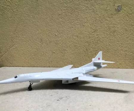 ​Mô hình Máy bay Ném BomTU-160 tỷ lệ 1:200