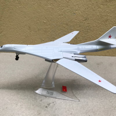 Mô hình Máy bay Ném BomTU-160 tỷ lệ 1:200