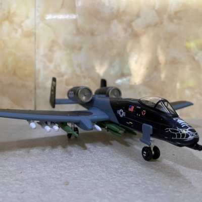 Mô hình Máy báy Nhựa Tiêm kich A-10 tỷ lệ 1:72