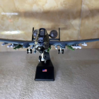 Mô hình Máy báy Nhựa Tiêm kich A-10 tỷ lệ 1:72