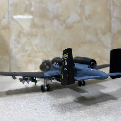 Mô hình Máy báy Nhựa Tiêm kich A-10 tỷ lệ 1:72