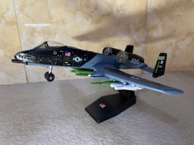 Mô hình Máy báy Nhựa Tiêm kich A-10 tỷ lệ 1:72